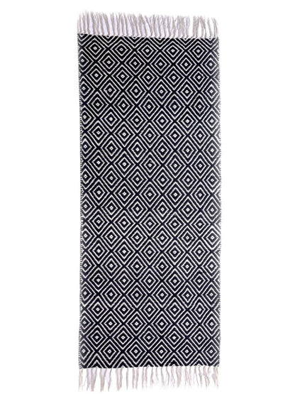 Anvaya Rekha Handwoven Diamond Dhurrie Runner — 2 × 5 ft
